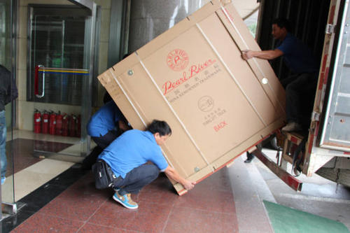 太谷钢琴贵重工艺品无忧运